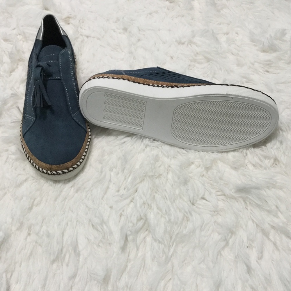 Casual Blue Sneakers - Picture 5 of 5